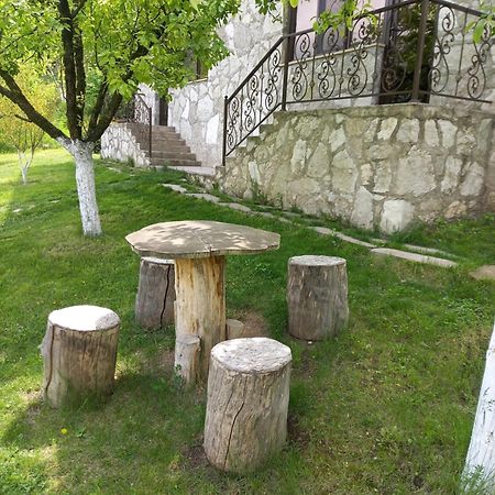 Guest House Ijevan's Garden Buitenkant foto