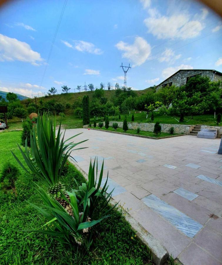 Guest House Ijevan's Garden Buitenkant foto
