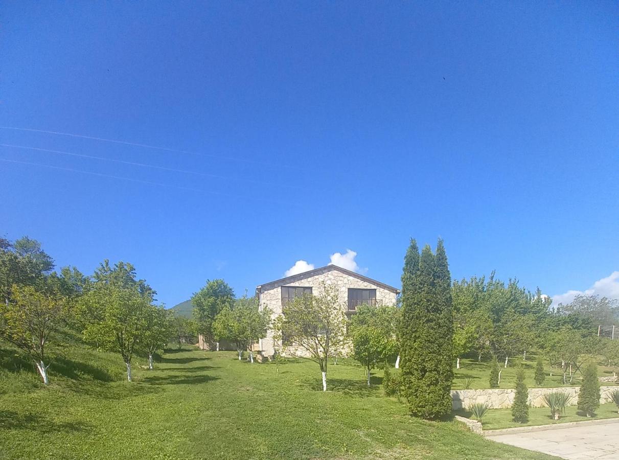 Guest House Ijevan's Garden Buitenkant foto