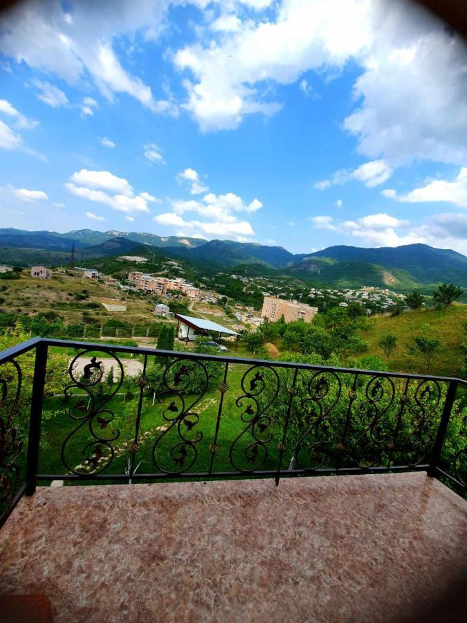 Guest House Ijevan's Garden Buitenkant foto