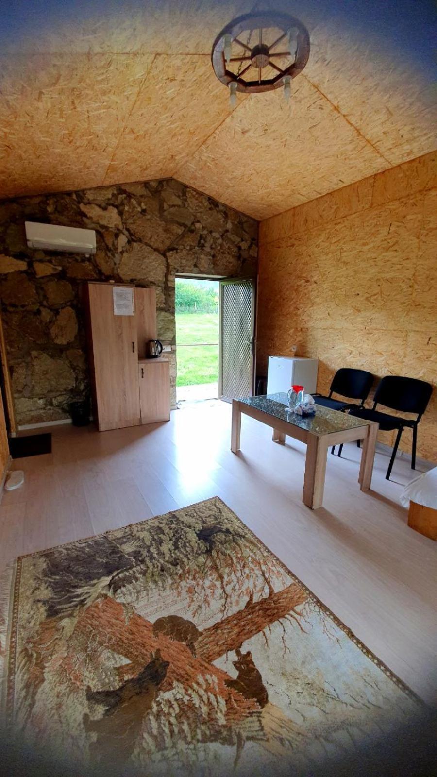 Guest House Ijevan's Garden Buitenkant foto
