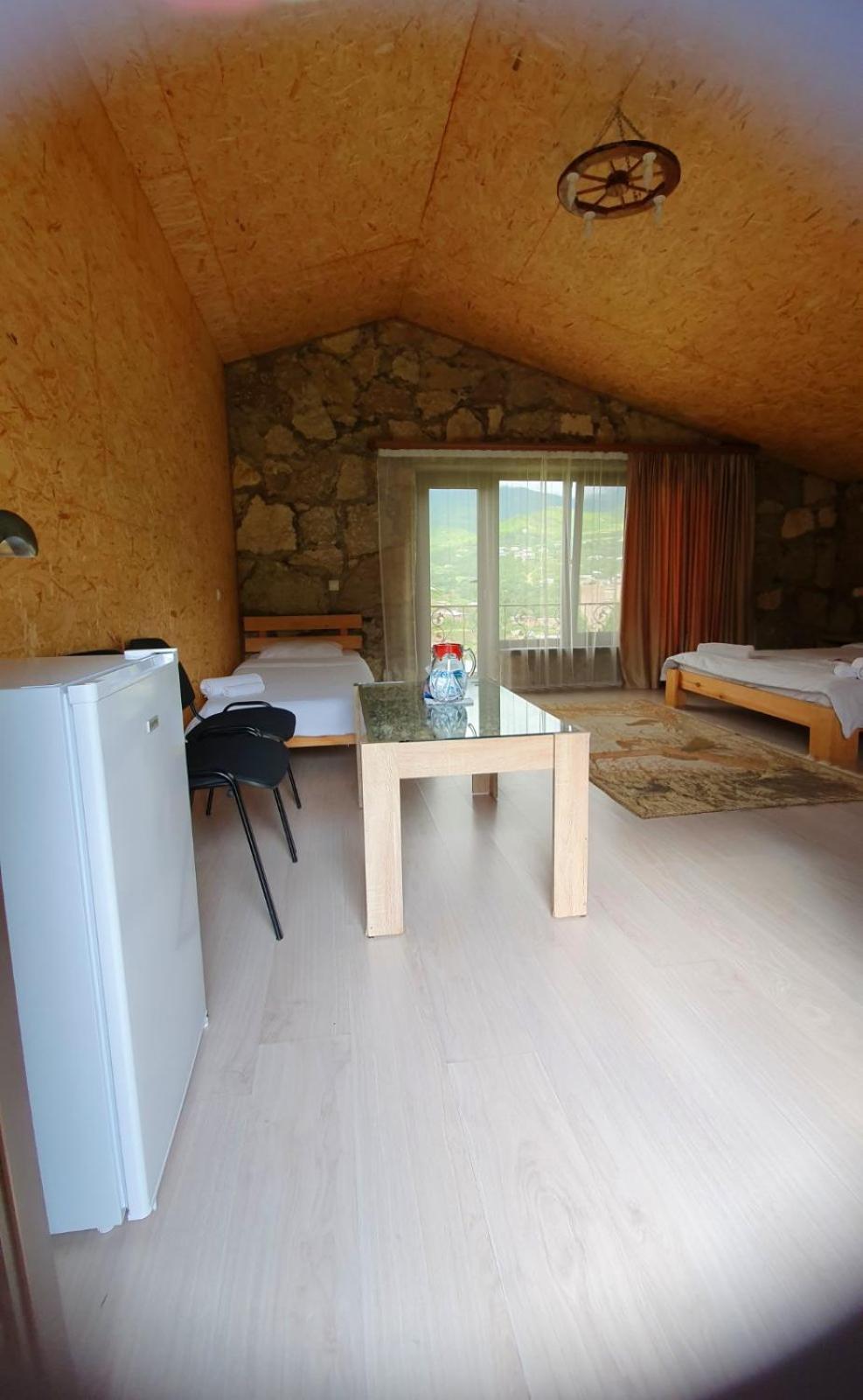 Guest House Ijevan's Garden Buitenkant foto