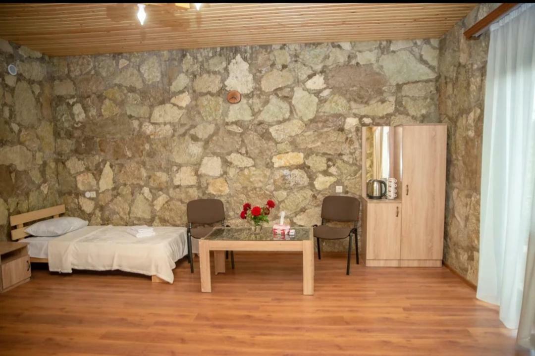 Guest House Ijevan's Garden Buitenkant foto