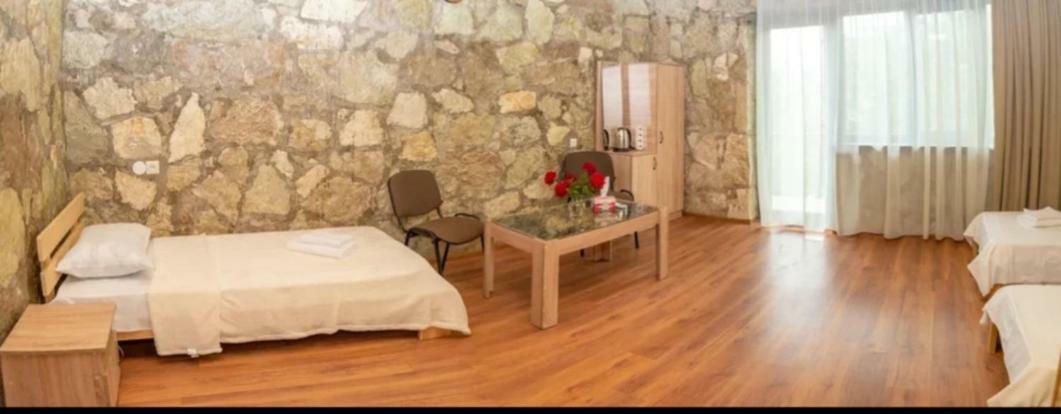 Guest House Ijevan's Garden Buitenkant foto
